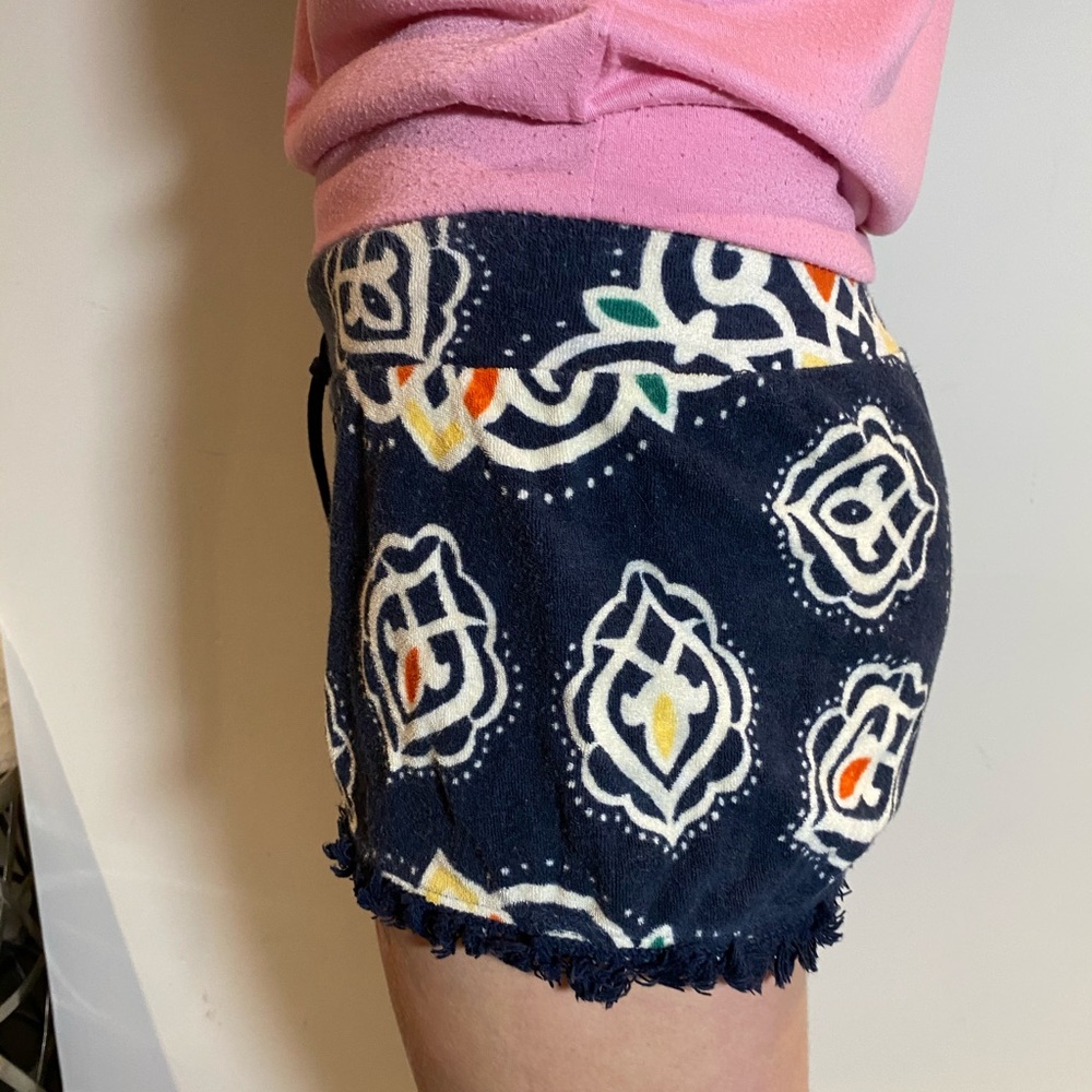Beach Shorts - Picture 2 of 3